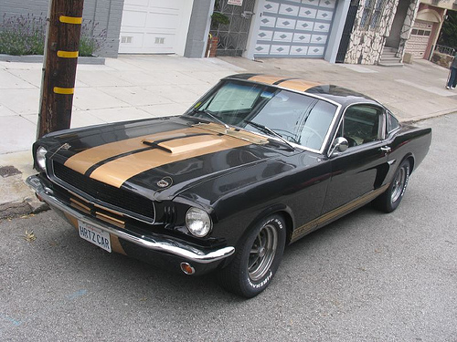 In 1966 the Hertz rent a car company agreed to purchase 1000 Shelby GT 350